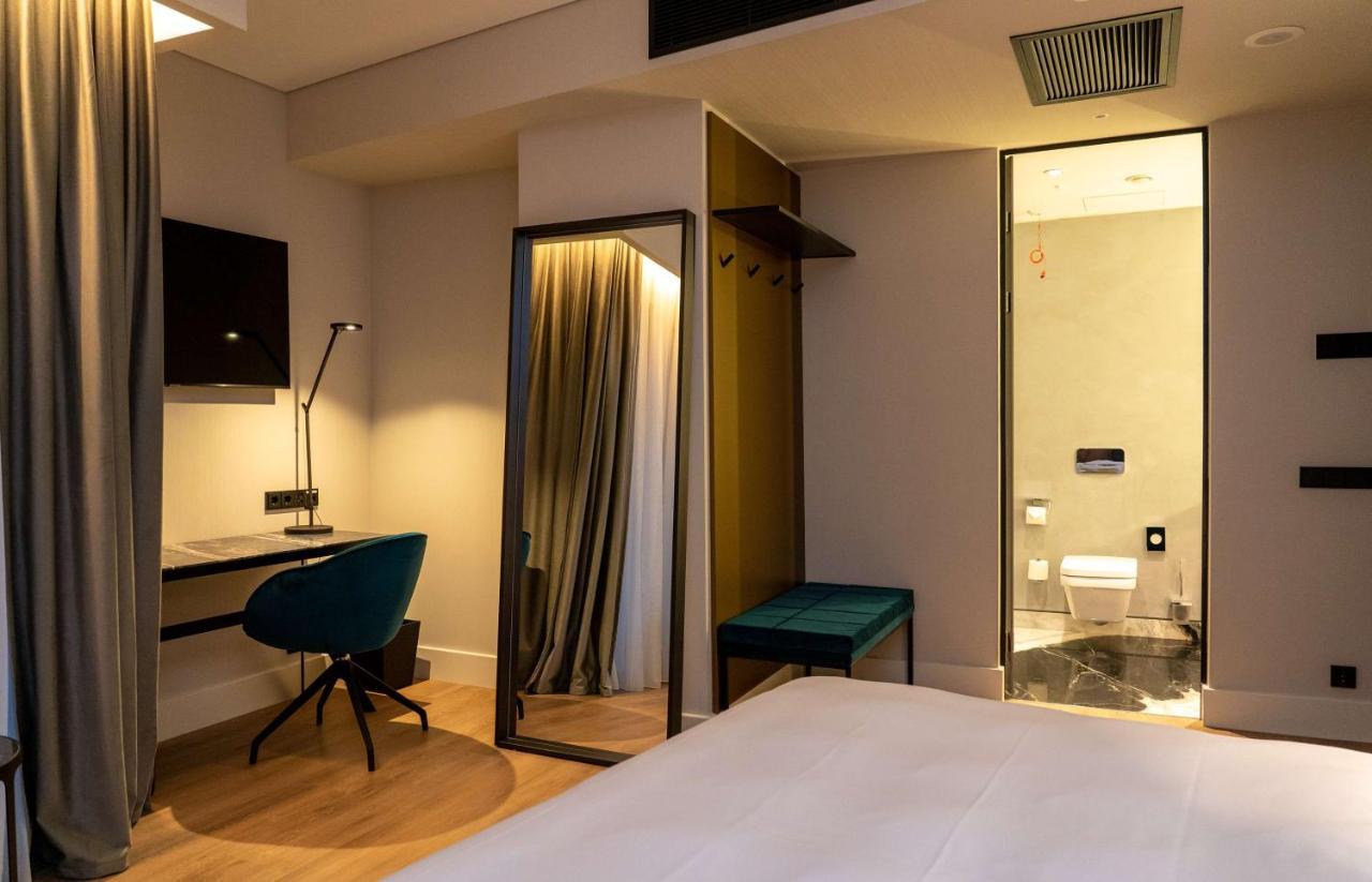 Radisson Blu Aurum Hotel, Brasov Braşov Exterior foto A room at the hotel