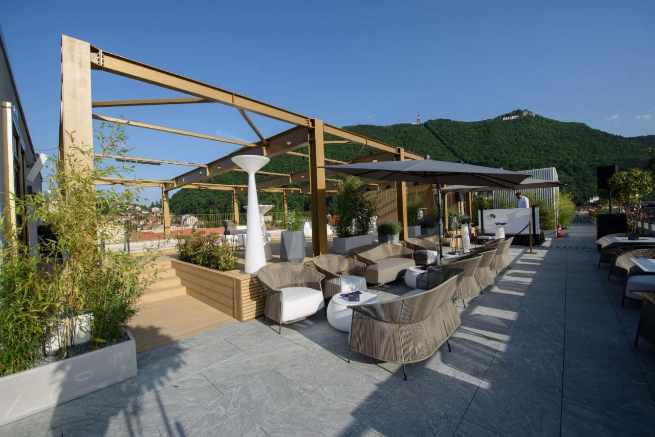 Radisson Blu Aurum Hotel, Brasov Braşov Exterior foto The Sky Bar