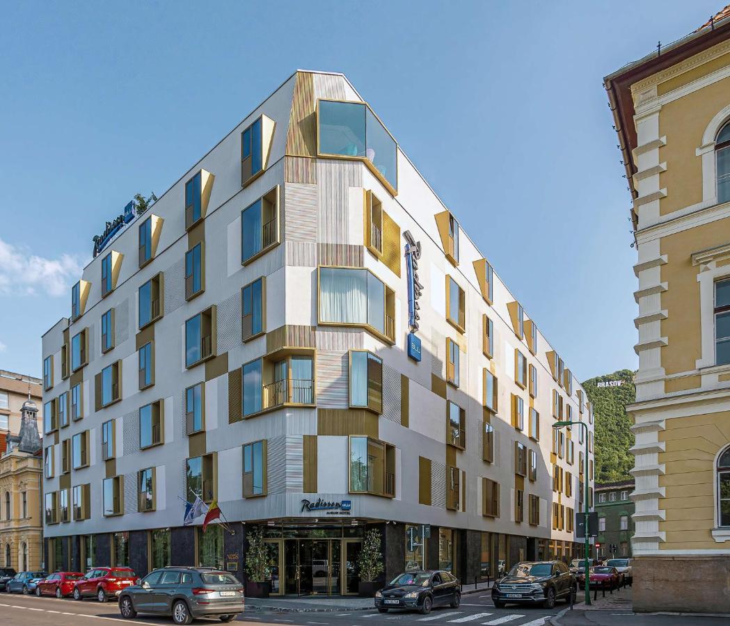 Radisson Blu Aurum Hotel, Brasov Braşov Exterior foto The hotel in 2014