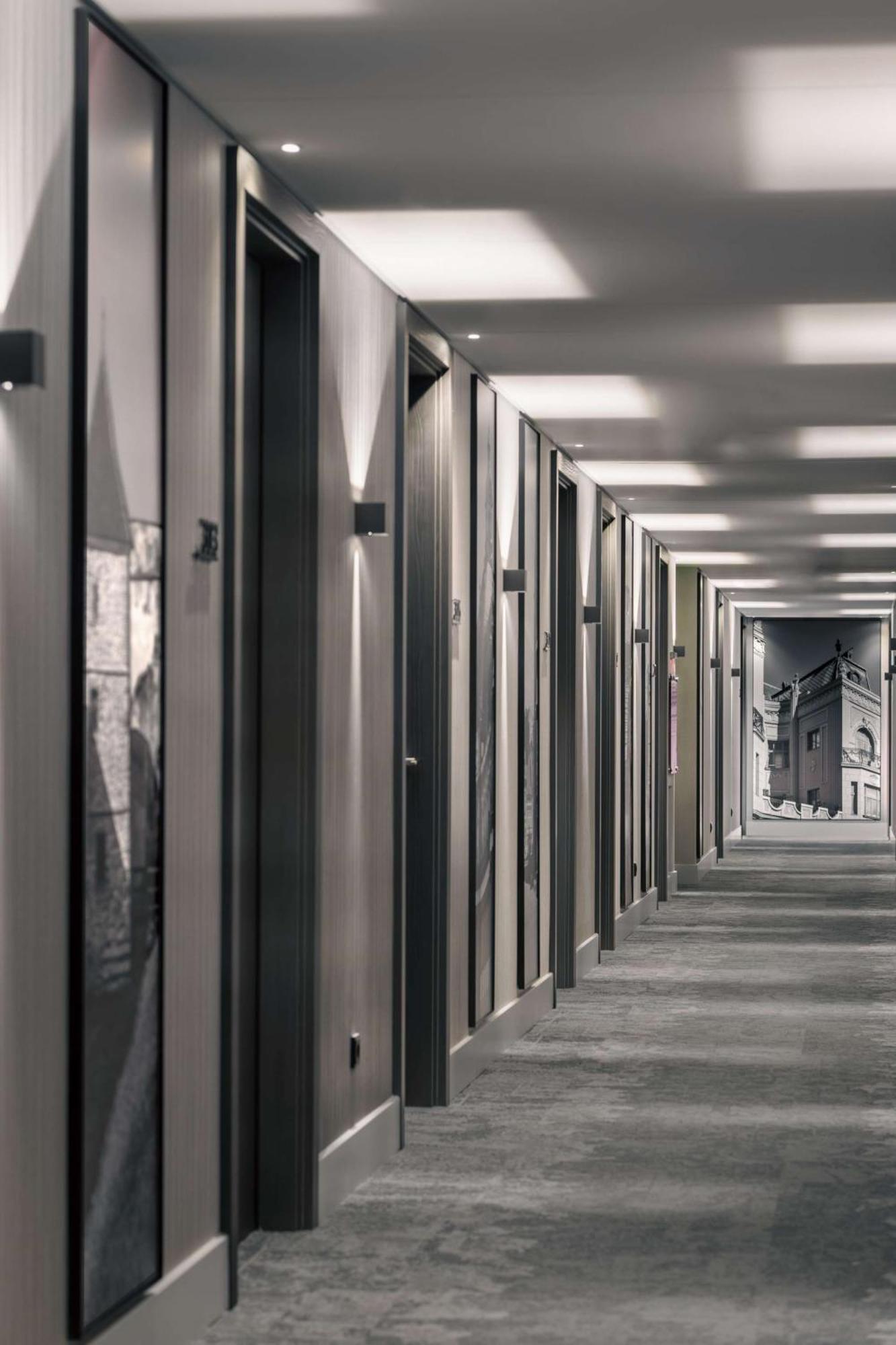 Radisson Blu Aurum Hotel, Brasov Braşov Exterior foto A corridor at the University of Bath